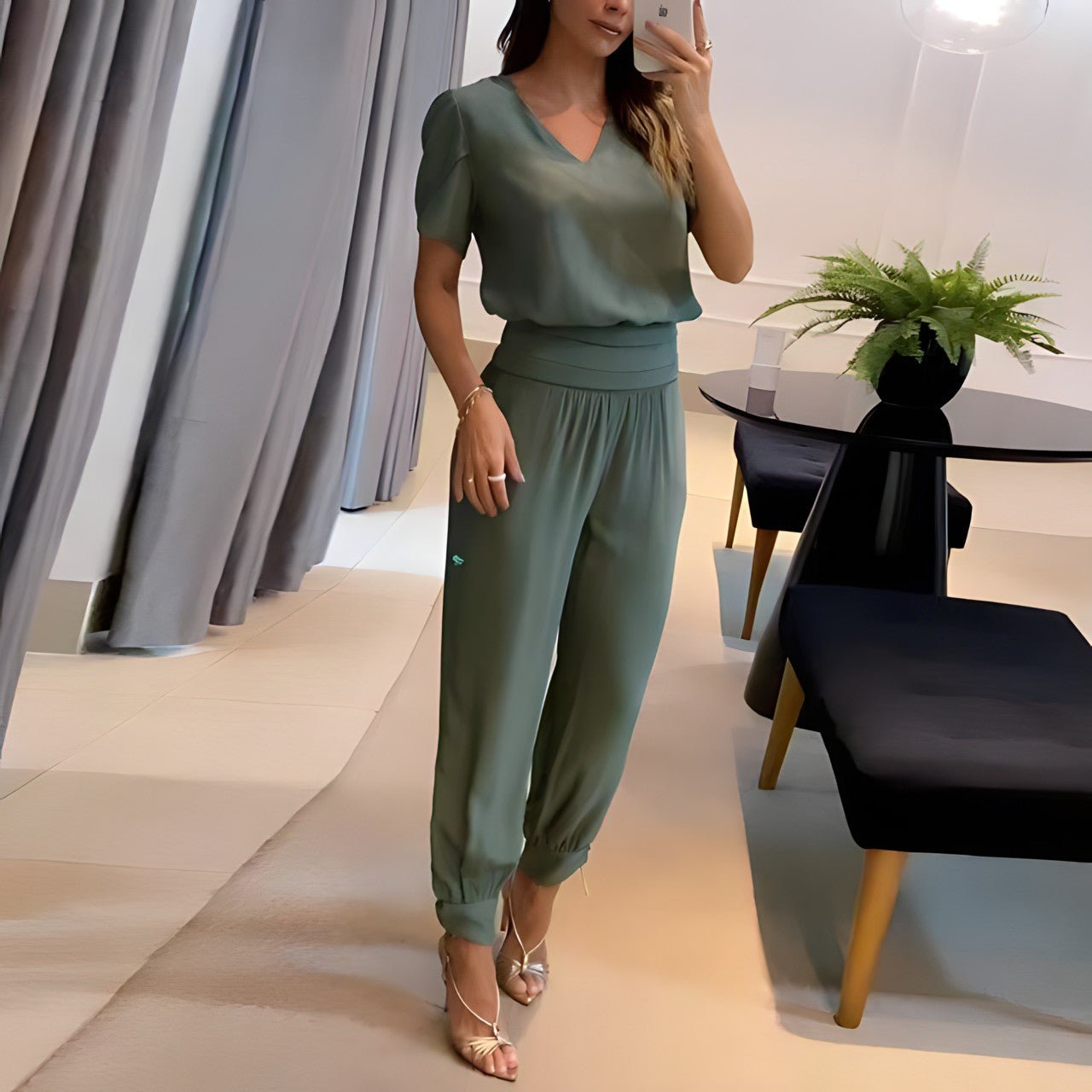 Daphne - Chic and Fashionable Ensemble