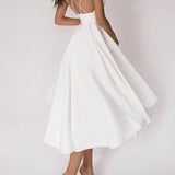 Elara - Chic Minimalist Dress